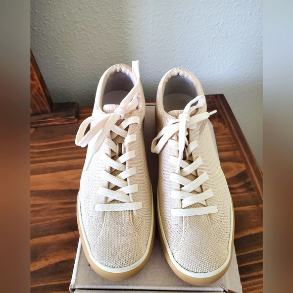 NWT Rothy's Lace Up Sneaker in Biscuit- Size 7 - Picture 2 of 10